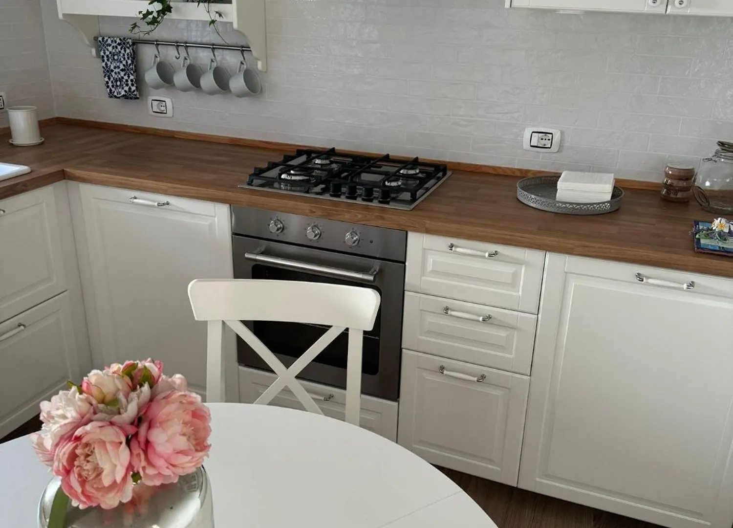Willa Charming Beachfront Retreat Riposto